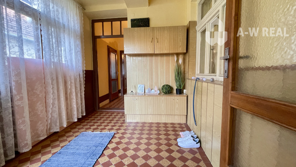 TOPOĽNÍKY – 4-IZBOVÝ RODINNÝ DOM NA PREDAJ NA 14 ÁROVOM POZEMKU