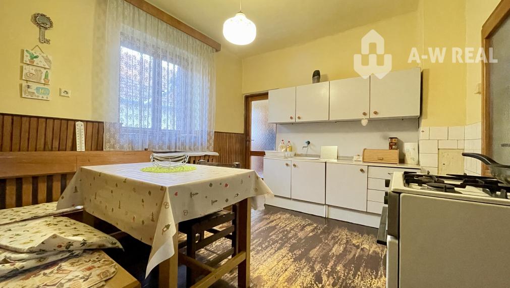 TOPOĽNÍKY – 4-IZBOVÝ RODINNÝ DOM NA PREDAJ NA 14 ÁROVOM POZEMKU