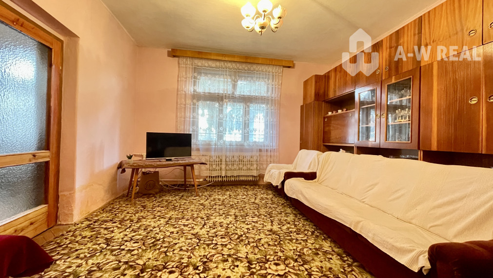 TOPOĽNÍKY – 4-IZBOVÝ RODINNÝ DOM NA PREDAJ NA 14 ÁROVOM POZEMKU