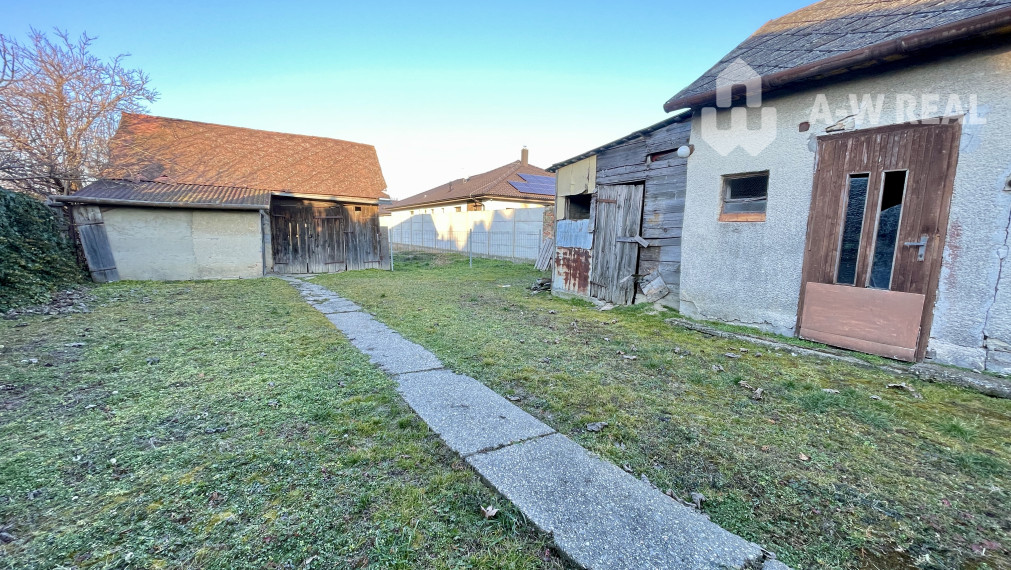 TOPOĽNÍKY – 4-IZBOVÝ RODINNÝ DOM NA PREDAJ NA 14 ÁROVOM POZEMKU