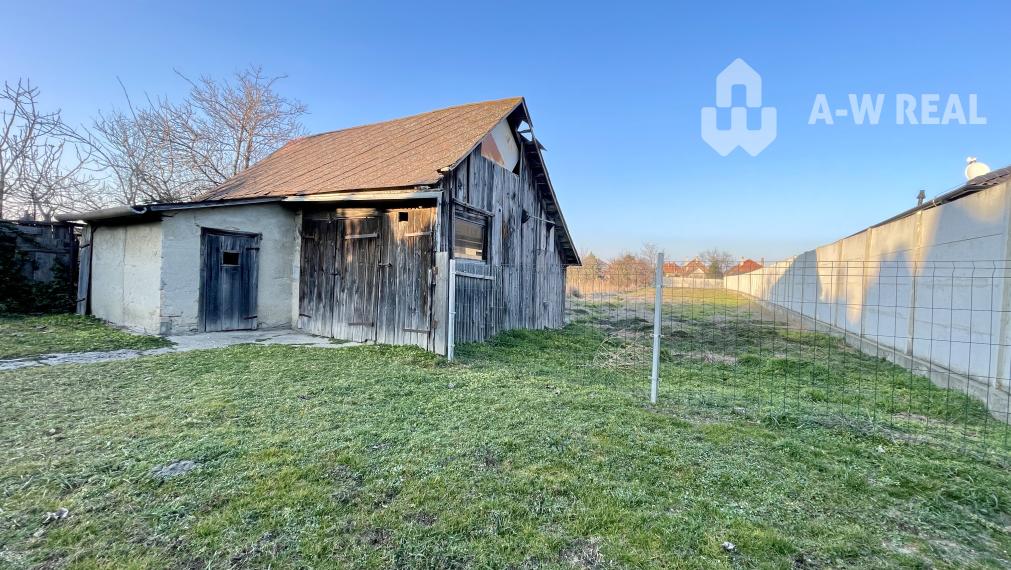 TOPOĽNÍKY – 4-IZBOVÝ RODINNÝ DOM NA PREDAJ NA 14 ÁROVOM POZEMKU