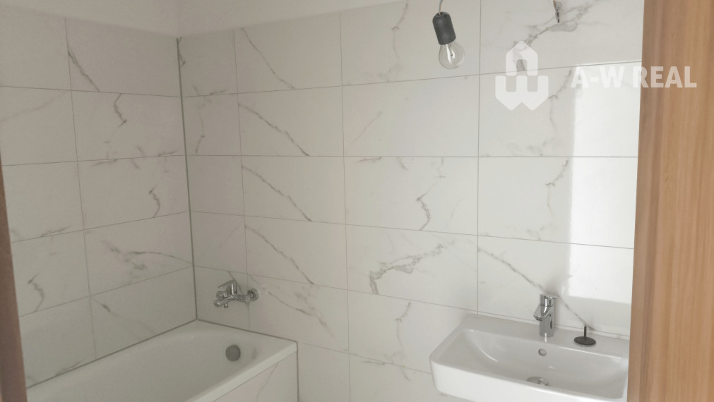 4 izbový rodinný dom (dvojdom) v obci Veľké Blahovo