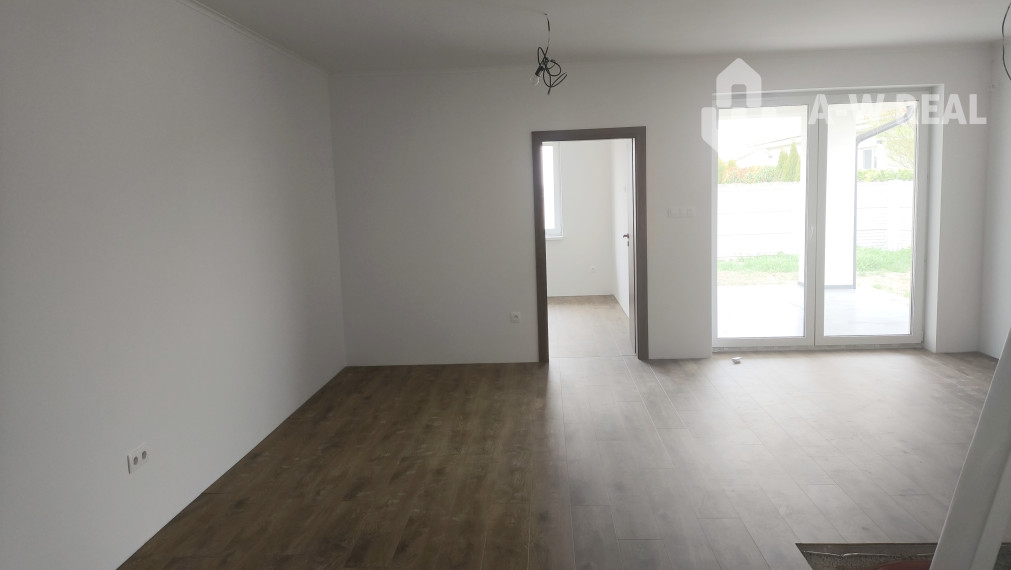 4 izbový rodinný dom (dvojdom) v obci Veľké Blahovo