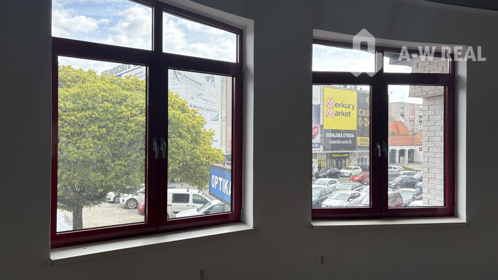 Prenájom nebytového priestoru na podnikateľské účely v CENTRE Dunajskej Stredy, úž. plocha 63 m2