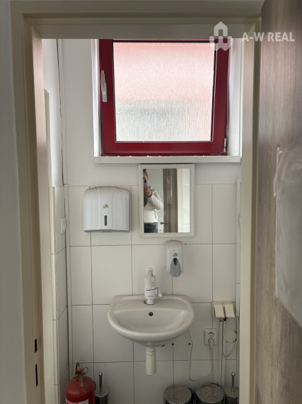 Prenájom nebytového priestoru na podnikateľské účely v CENTRE Dunajskej Stredy, úž. plocha 63 m2