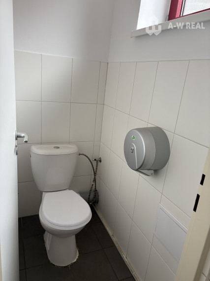 Prenájom nebytového priestoru na podnikateľské účely v CENTRE Dunajskej Stredy, úž. plocha 63 m2