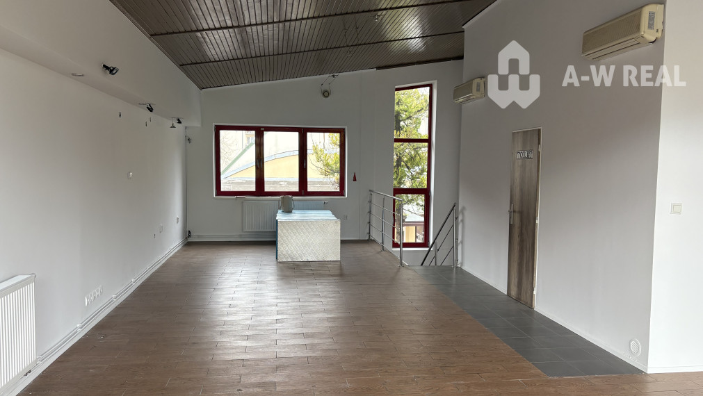 Prenájom nebytového priestoru na podnikateľské účely v CENTRE Dunajskej Stredy, úž. plocha 63 m2