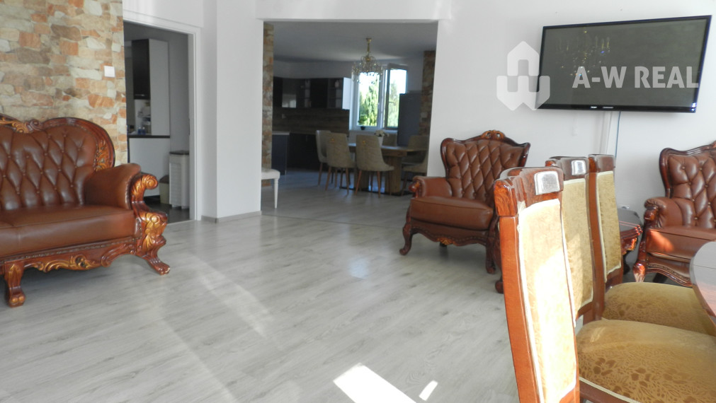 Znížená cena!Na predaj priestranný trojgeneračný dom vo Veľkom Blahove