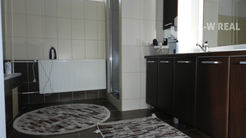 Znížená cena!Na predaj priestranný trojgeneračný dom vo Veľkom Blahove