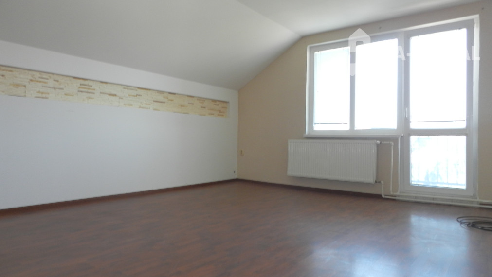 Znížená cena!Na predaj priestranný trojgeneračný dom vo Veľkom Blahove