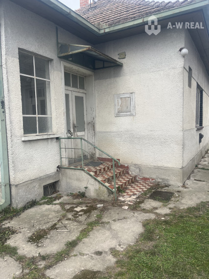 Na predaj stavebný pozemok so starším rodinným domom  v Gabčíkove, tichá lokalita