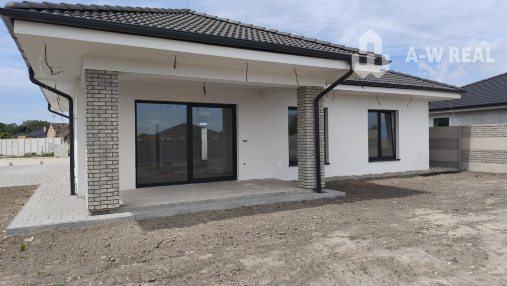 Znížená cena!!!NOVOSTAVBA: Krásny, atraktívny, priestranný 4-izbový rodinný dom na predaj v obci Povoda, 1 km od Dunajskej Stredy, pozemok 700 m2