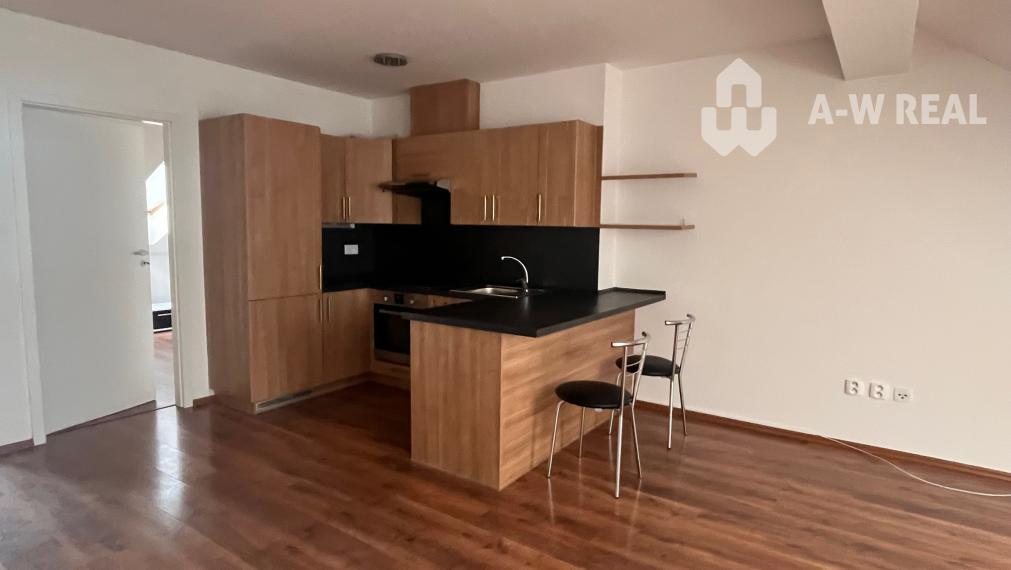 Rezervovane..Byt v centre mesta- v bytovom dome Rotunda.