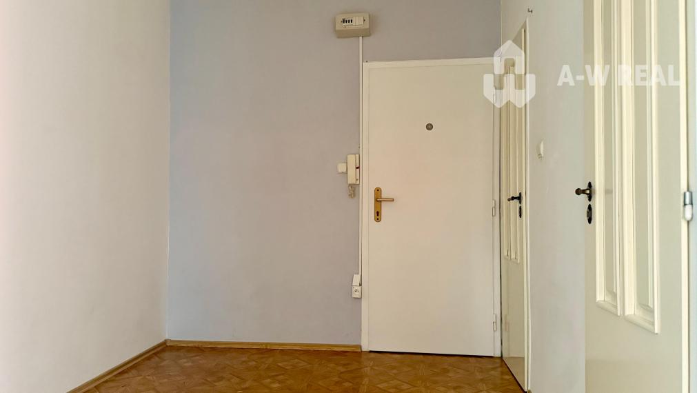 A-W REAL / NA PREDAJ 2-IZBOVÝ BYT S GARÁŽOU NA 2. POSCHODÍ