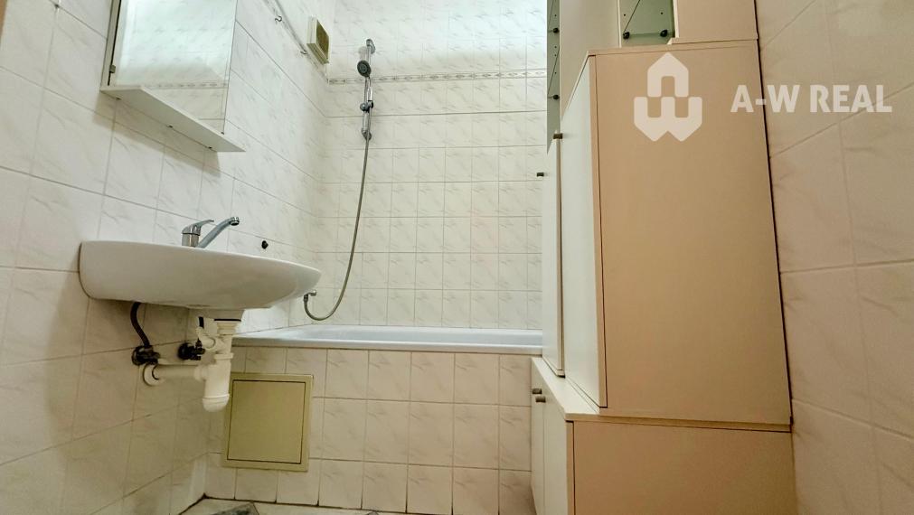 A-W REAL / NA PREDAJ 2-IZBOVÝ BYT S GARÁŽOU NA 2. POSCHODÍ