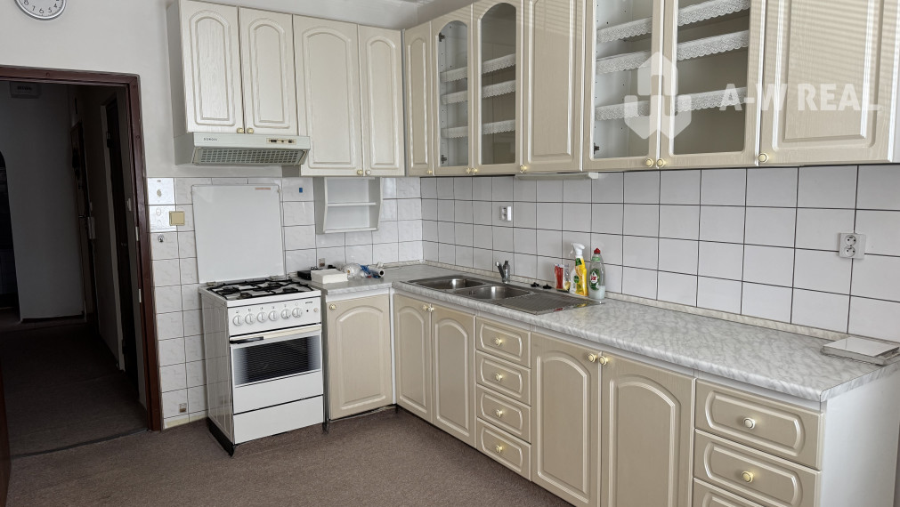 A-W REAL ponúka veľký 4-izbový slnečný byt