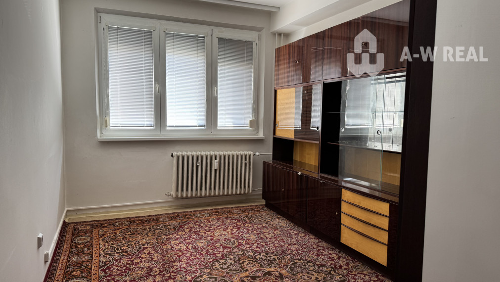 A-W REAL ponúka veľký 4-izbový slnečný byt