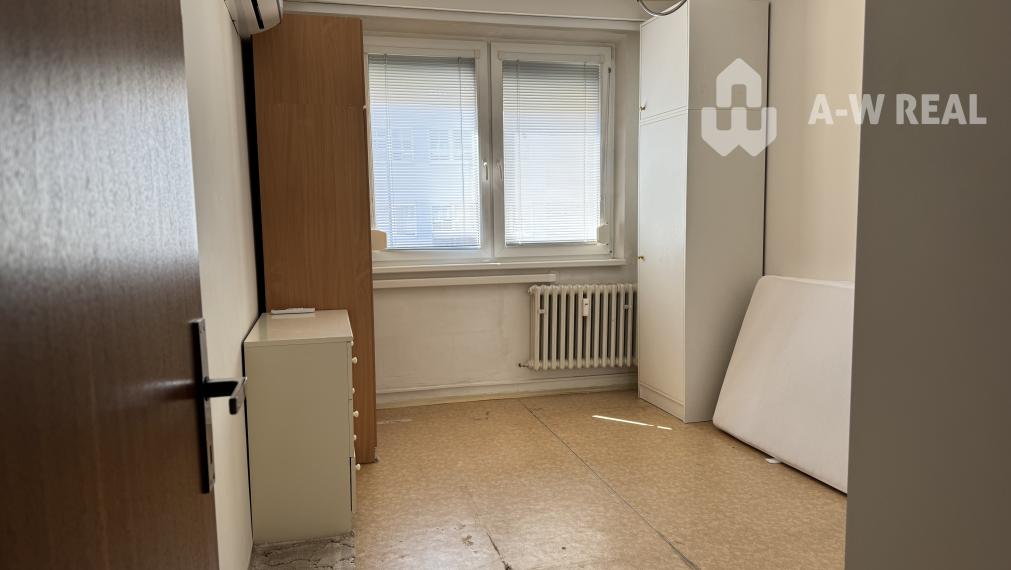 A-W REAL ponúka veľký 4-izbový slnečný byt