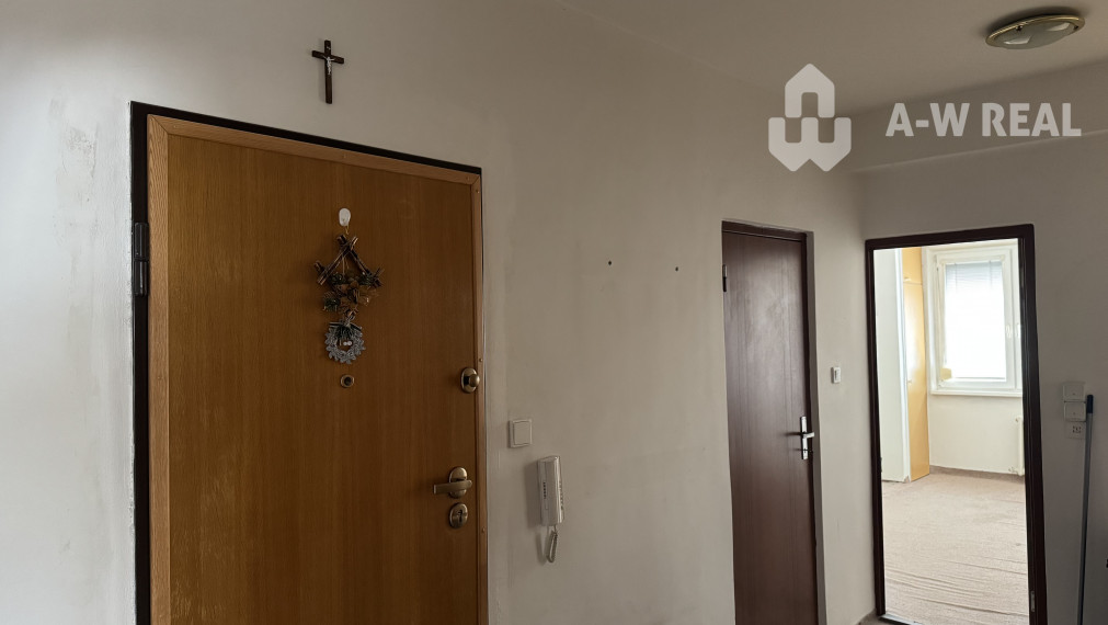 A-W REAL ponúka veľký 4-izbový slnečný byt