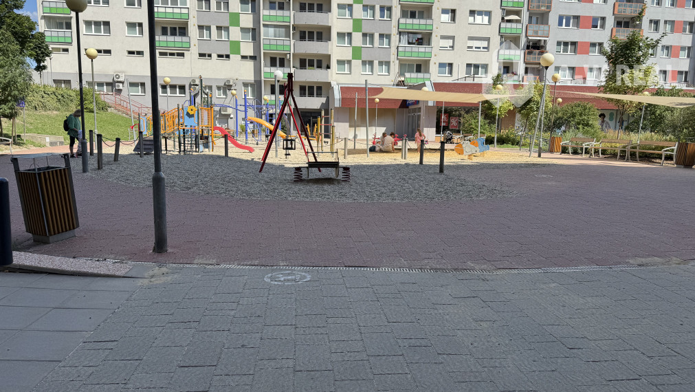 A-W REAL ponúka veľký 4-izbový slnečný byt