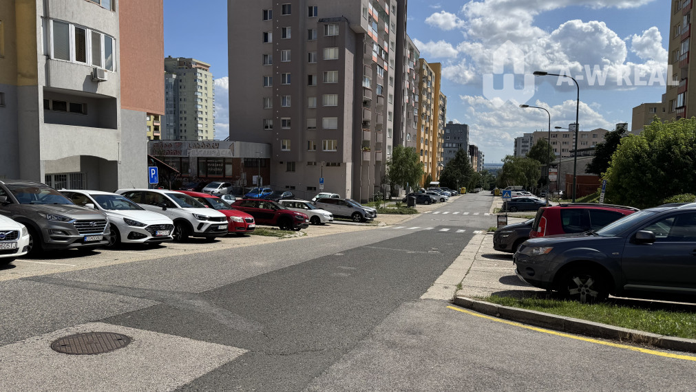 A-W REAL ponúka veľký 4-izbový slnečný byt