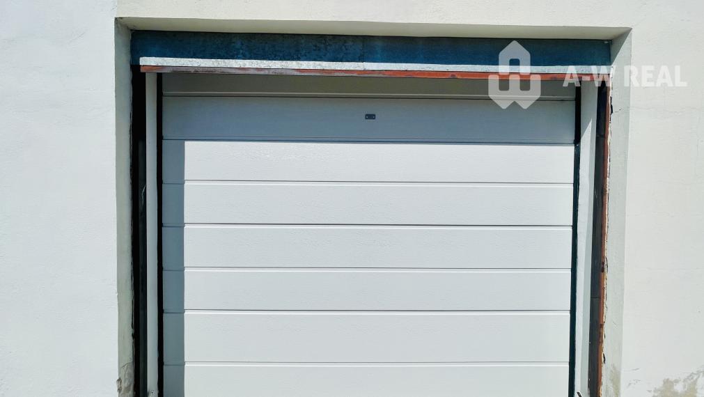 A-W REAL / NA PREDAJ 2-IZBOVÝ BYT S GARÁŽOU NA 2. POSCHODÍ