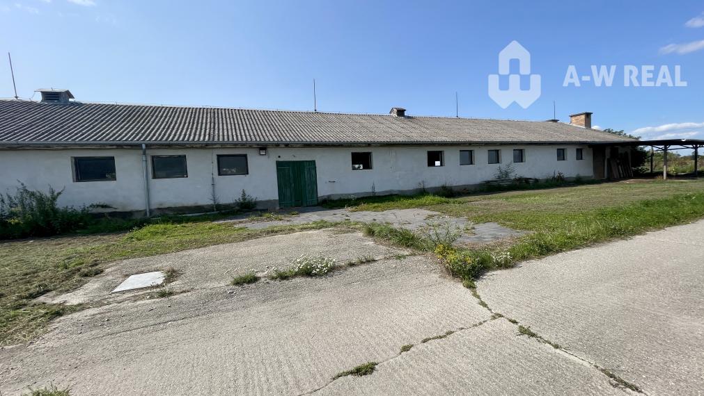 Kostolné Kračany - skladové - prevádzkové priestory na predaj za cenu pozemku