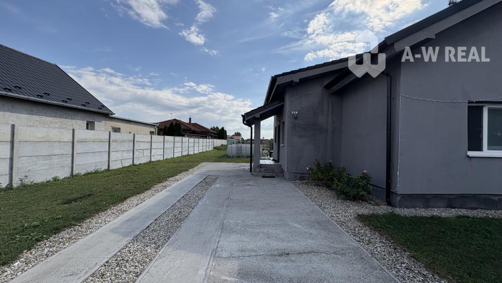 Na predaj: prerobený 5 + 1 izbový rodinný dom s priestrannou záhradou na 9 á pozemku v obci Kútniky pri Dunajskej Strede