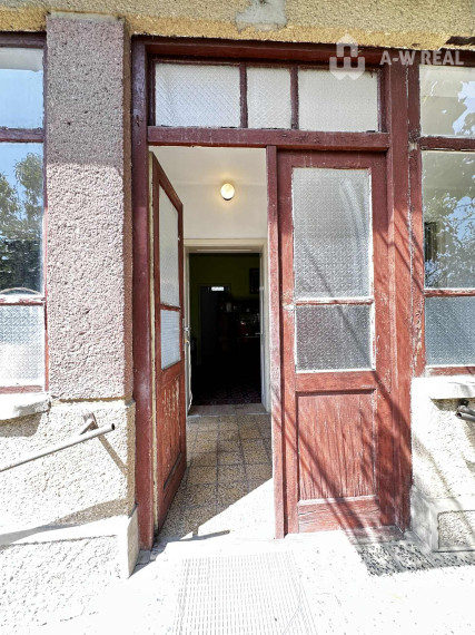 0918197701- Na predaj starší rodinný dom  s  veľkým pozemkom v obci Dunajský Klátov