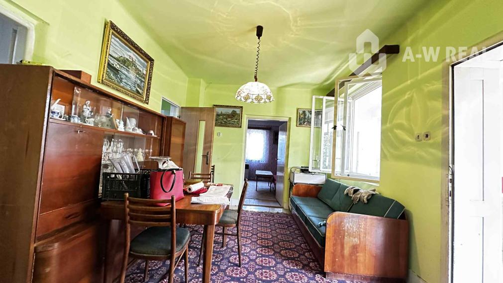 0918197701- Na predaj starší rodinný dom  s  veľkým pozemkom v obci Dunajský Klátov