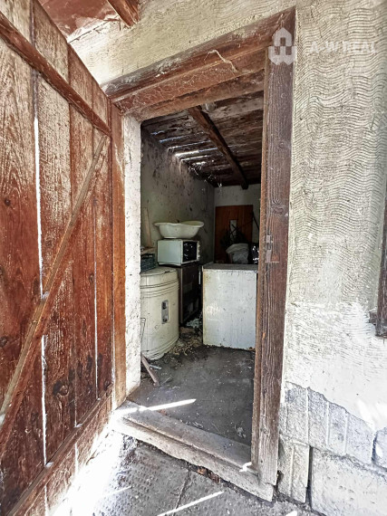 0918197701- Na predaj starší rodinný dom  s  veľkým pozemkom v obci Dunajský Klátov