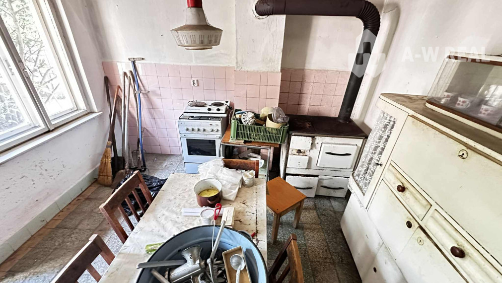 0918197701- Na predaj starší rodinný dom  s  veľkým pozemkom v obci Dunajský Klátov