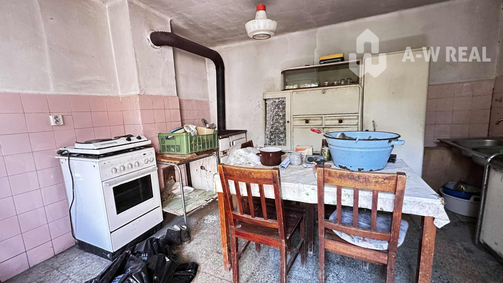 0918197701- Na predaj starší rodinný dom  s  veľkým pozemkom v obci Dunajský Klátov