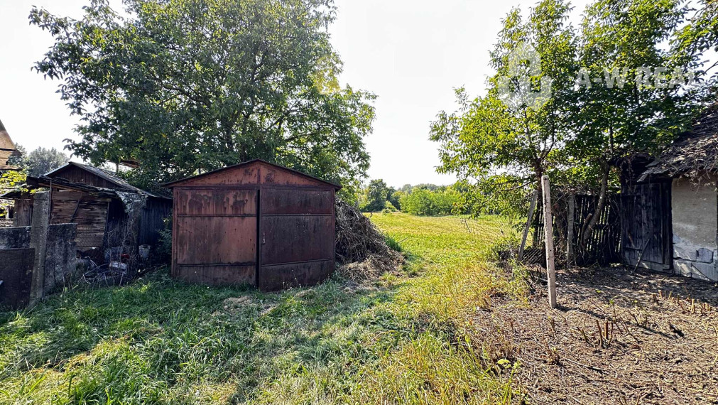 0918197701- Na predaj starší rodinný dom  s  veľkým pozemkom v obci Dunajský Klátov
