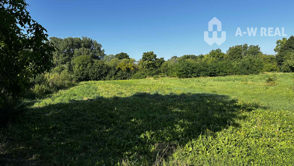 0918197701- Na predaj starší rodinný dom  s  veľkým pozemkom v obci Dunajský Klátov