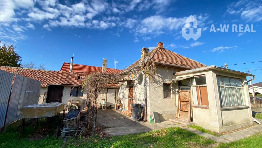 ZNÍŽENÁ CENA Na predaj stavebný pozemok 1871 m2 so starším rd v obci Vrakúň - okres Dunajská Streda / 109 900,-€