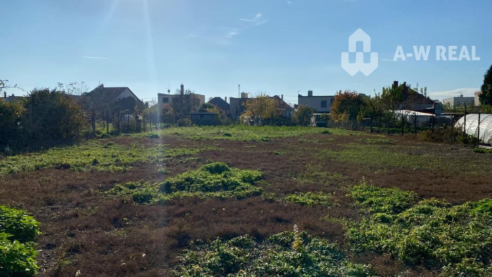 ZNÍŽENÁ CENA Na predaj stavebný pozemok 1871 m2 so starším rd v obci Vrakúň - okres Dunajská Streda / 109 900,-€