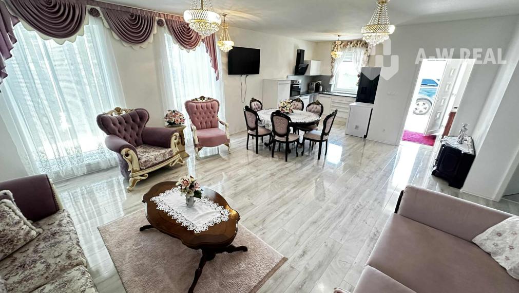 0918197701-Nasťahovať sa a bývať hneď — BOMBA ponuka! Na predaj  4 izbový bungalov s úžitkovou plochou 92,82  m2, s pozemkom 435 m2  a s bazénom  v obci Vrakúň/Nekyje na Ostrove 225000,-€