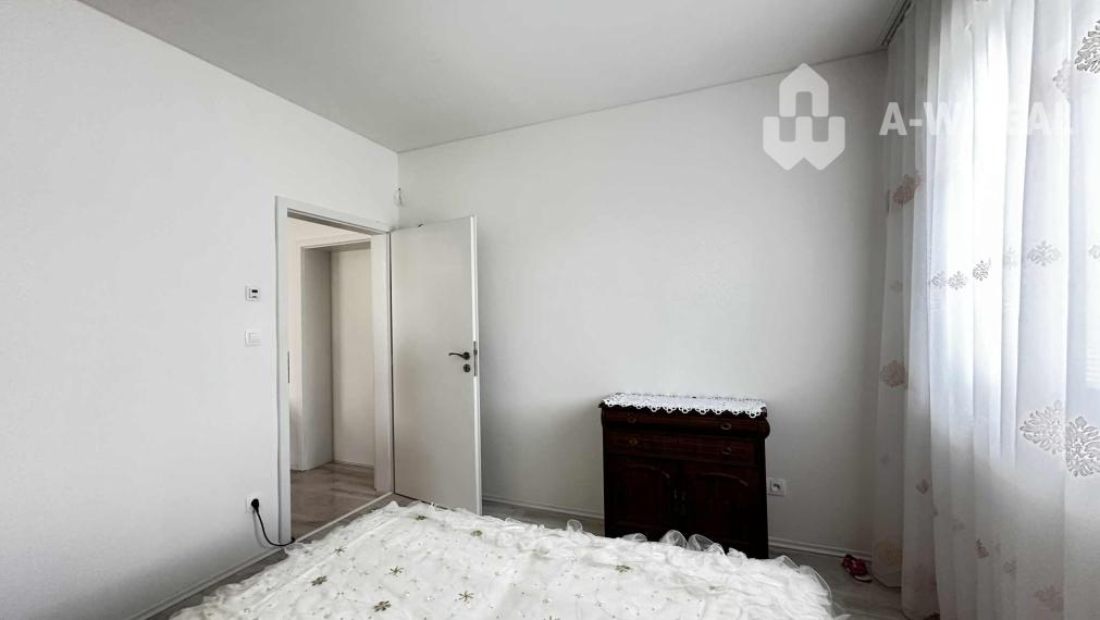 0918197701-Nasťahovať sa a bývať hneď — BOMBA ponuka! Na predaj  4 izbový bungalov s úžitkovou plochou 92,82  m2, s pozemkom 435 m2  a s bazénom  v obci Vrakúň/Nekyje na Ostrove 225000,-€