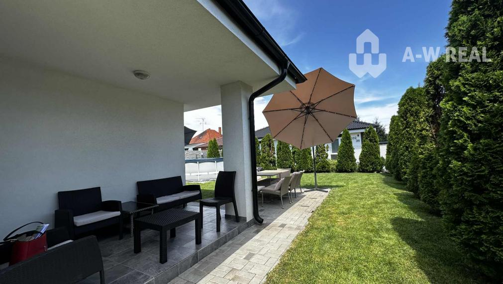 0918197701-Nasťahovať sa a bývať hneď — BOMBA ponuka! Na predaj  4 izbový bungalov s úžitkovou plochou 92,82  m2, s pozemkom 435 m2  a s bazénom  v obci Vrakúň/Nekyje na Ostrove 225000,-€