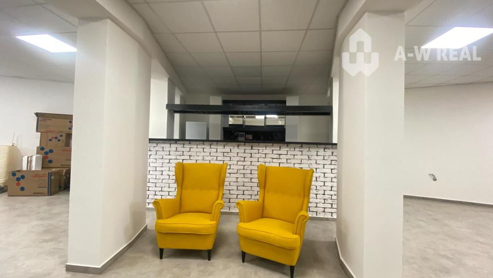 Na prenájom väčší obchodný priestor 230 m² v suteréne v širšom centre mesta Dunajskej Stredy