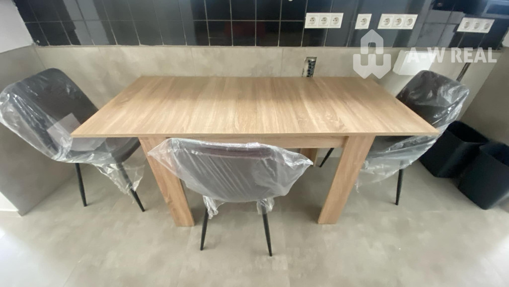 Na prenájom väčší obchodný priestor 230 m² v suteréne v širšom centre mesta Dunajskej Stredy