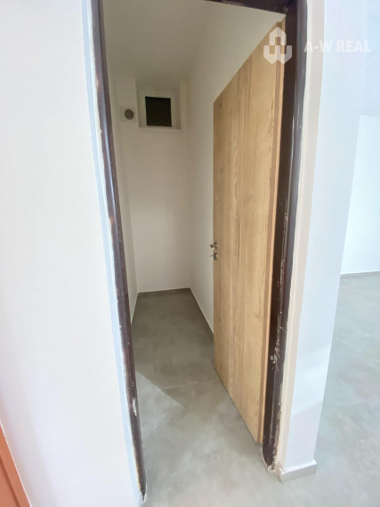 Na prenájom väčší obchodný priestor 230 m² v suteréne v širšom centre mesta Dunajskej Stredy