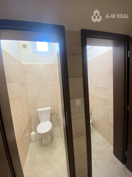 Na prenájom väčší obchodný priestor 230 m² v suteréne v širšom centre mesta Dunajskej Stredy