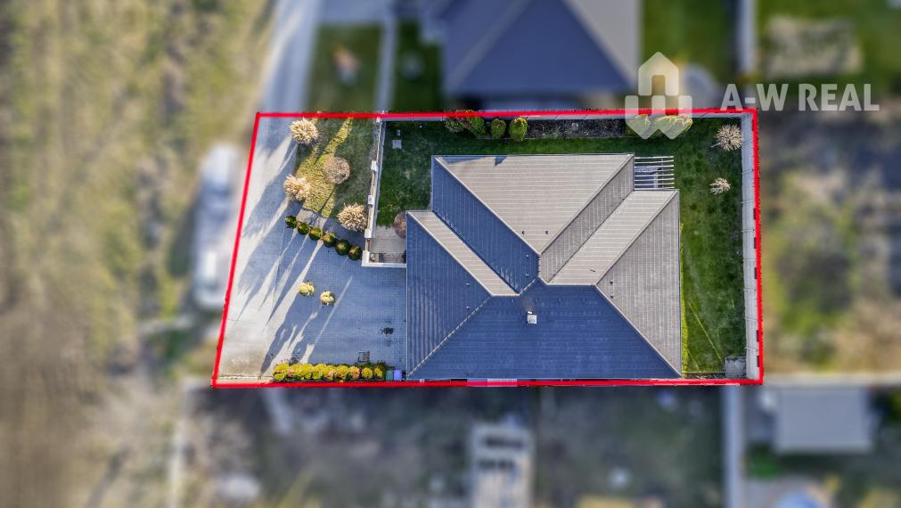 0918197701-307 900,- € NOVÁ CENA  !!!Na predaj krásny, štýlovo zariadený  5+1 izbový rodinný dom v obci Veľké Dvorníky