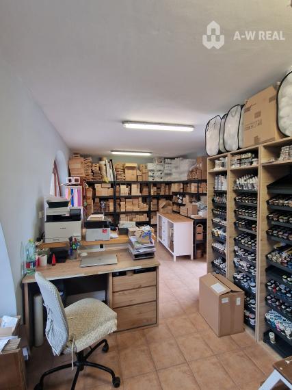 0918197701-PREDAJ/PRENÁJOM obchodný priestor na pešej zóne v blízkosti autobusovej stanici v Dunajskej Strede / 79 m2 - 145 000,- €