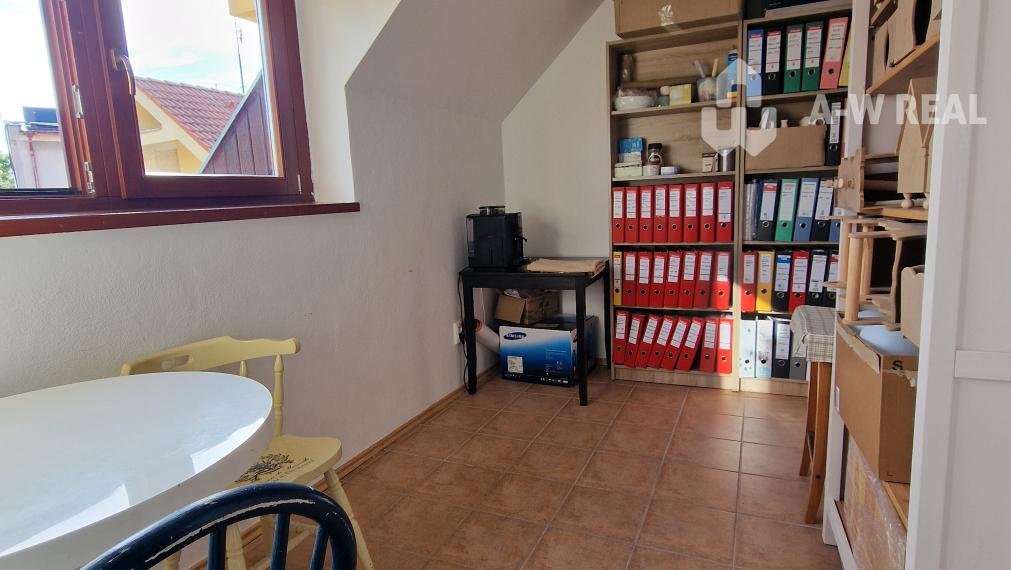 0918197701-PREDAJ/PRENÁJOM obchodný priestor na pešej zóne v blízkosti autobusovej stanici v Dunajskej Strede / 79 m2 - 145 000,- €