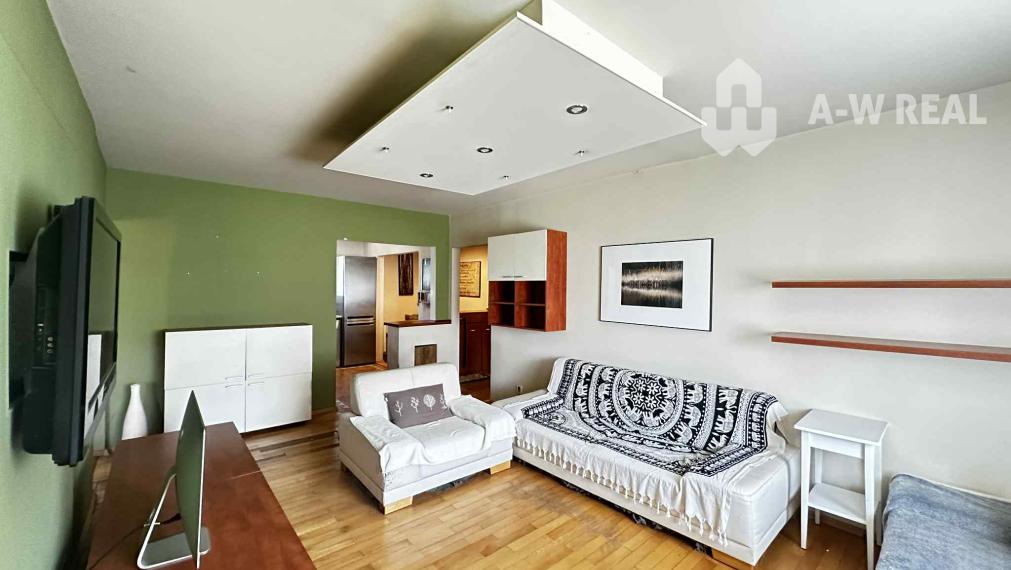 REZERVOVANÉ    PREDAJ    4 izbový byt s balkónom po čiastočnej rekonštrukcii  v kľudnej lokalite na Nám. SNP v Dunajskej Strede