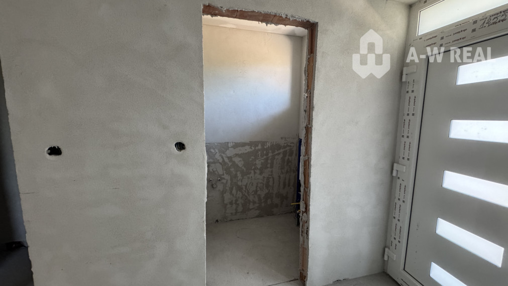 VEĽKÝ MEDER -Dvojdom- 4izbová bytová jednotka