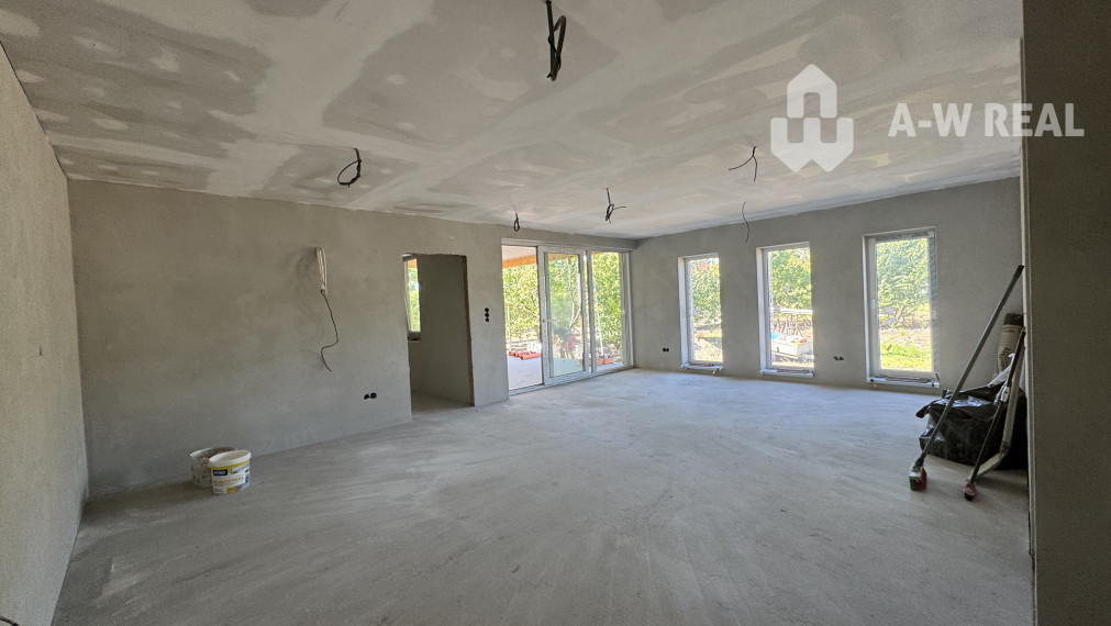 VEĽKÝ MEDER -Dvojdom- 4izbová bytová jednotka